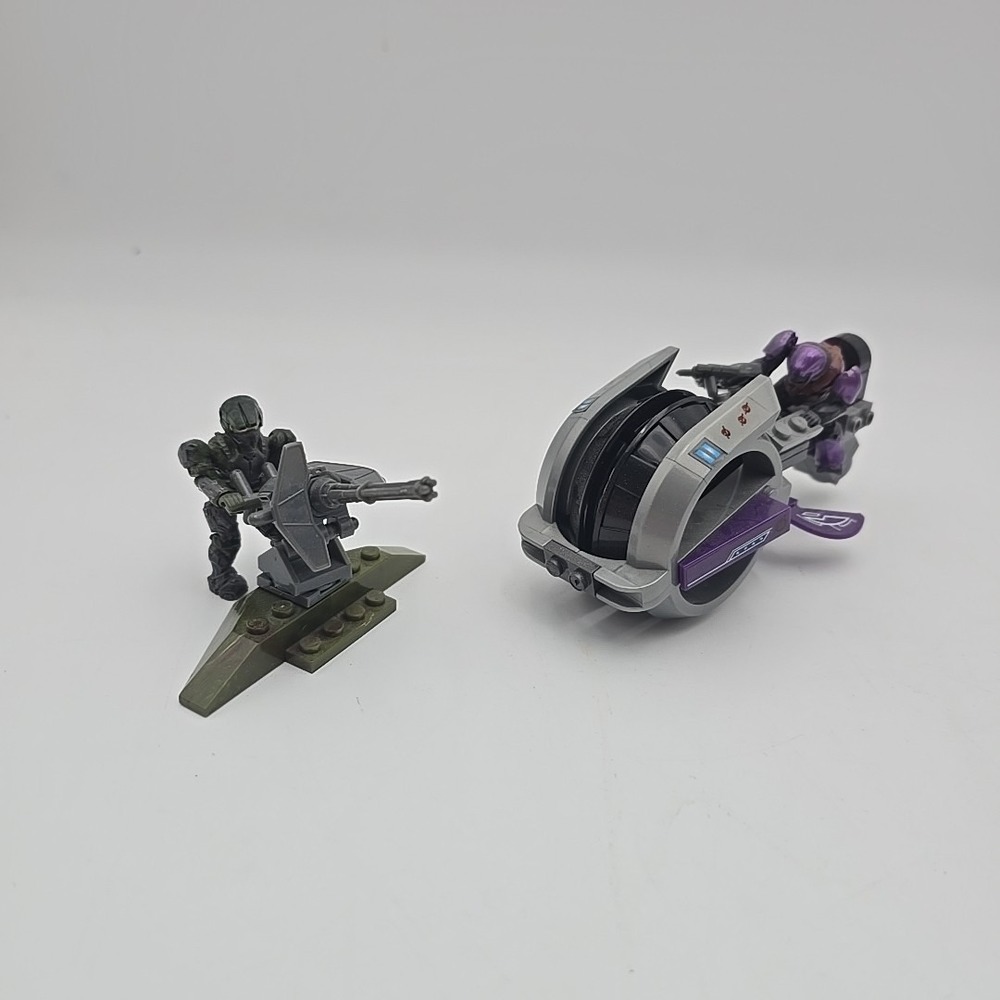 Mega Bloks Halo Wars 96845 Set - Covenant Brute Chopper As Pictured